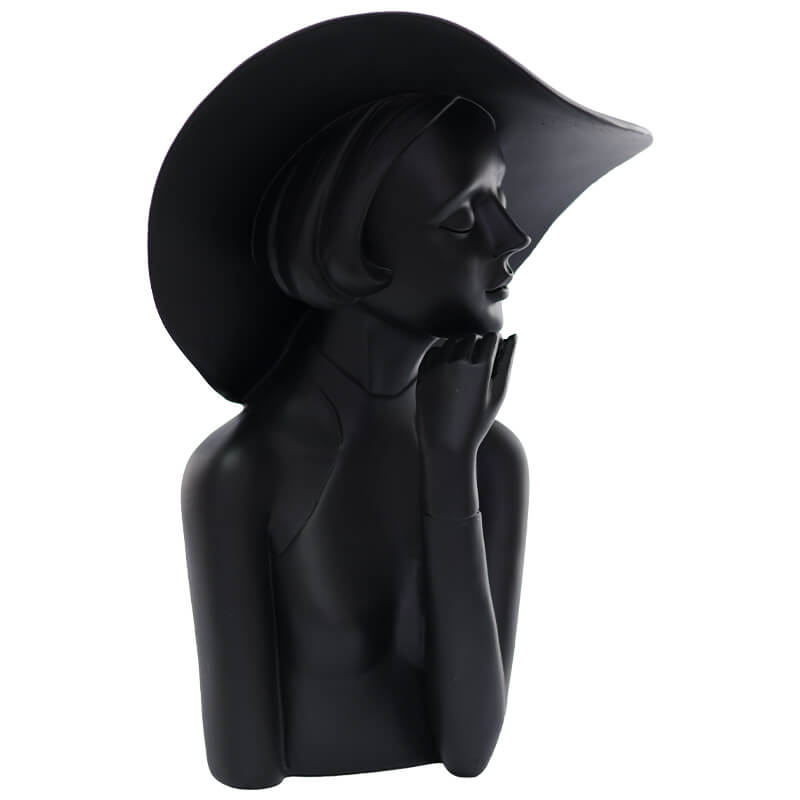 GIRL WITH HAT MATT BLACK 27CM